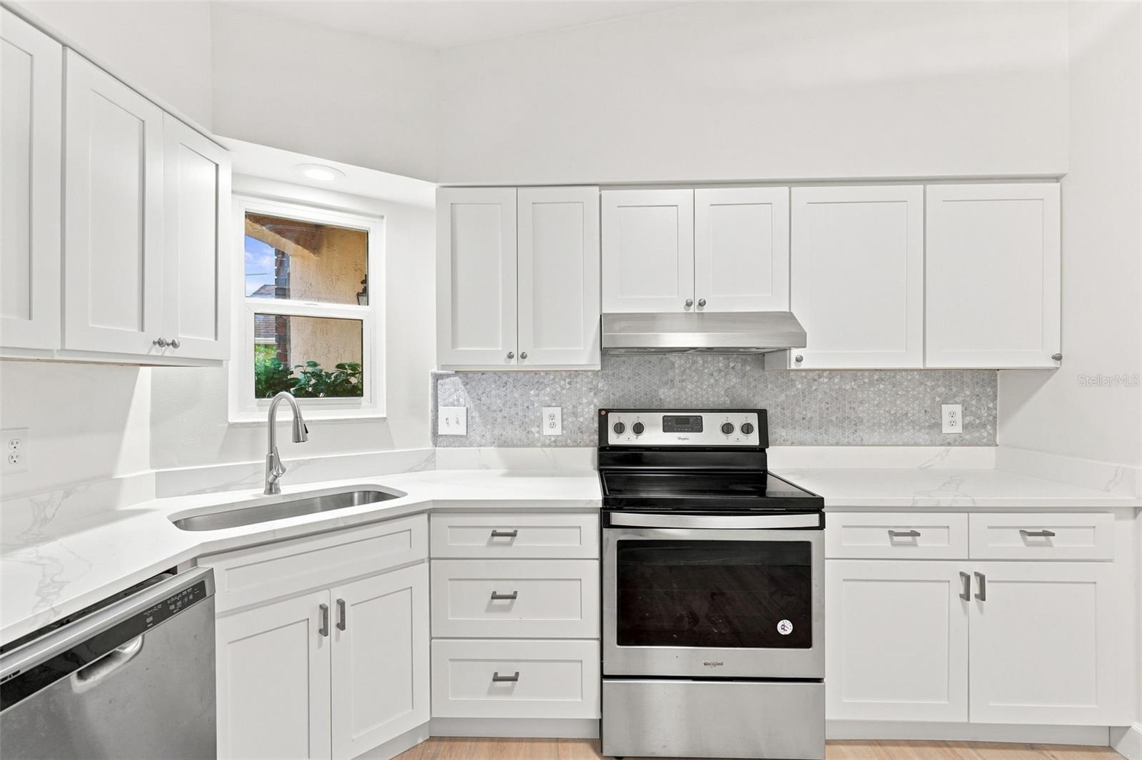 723 Oak Manor Cir Property Photo 14