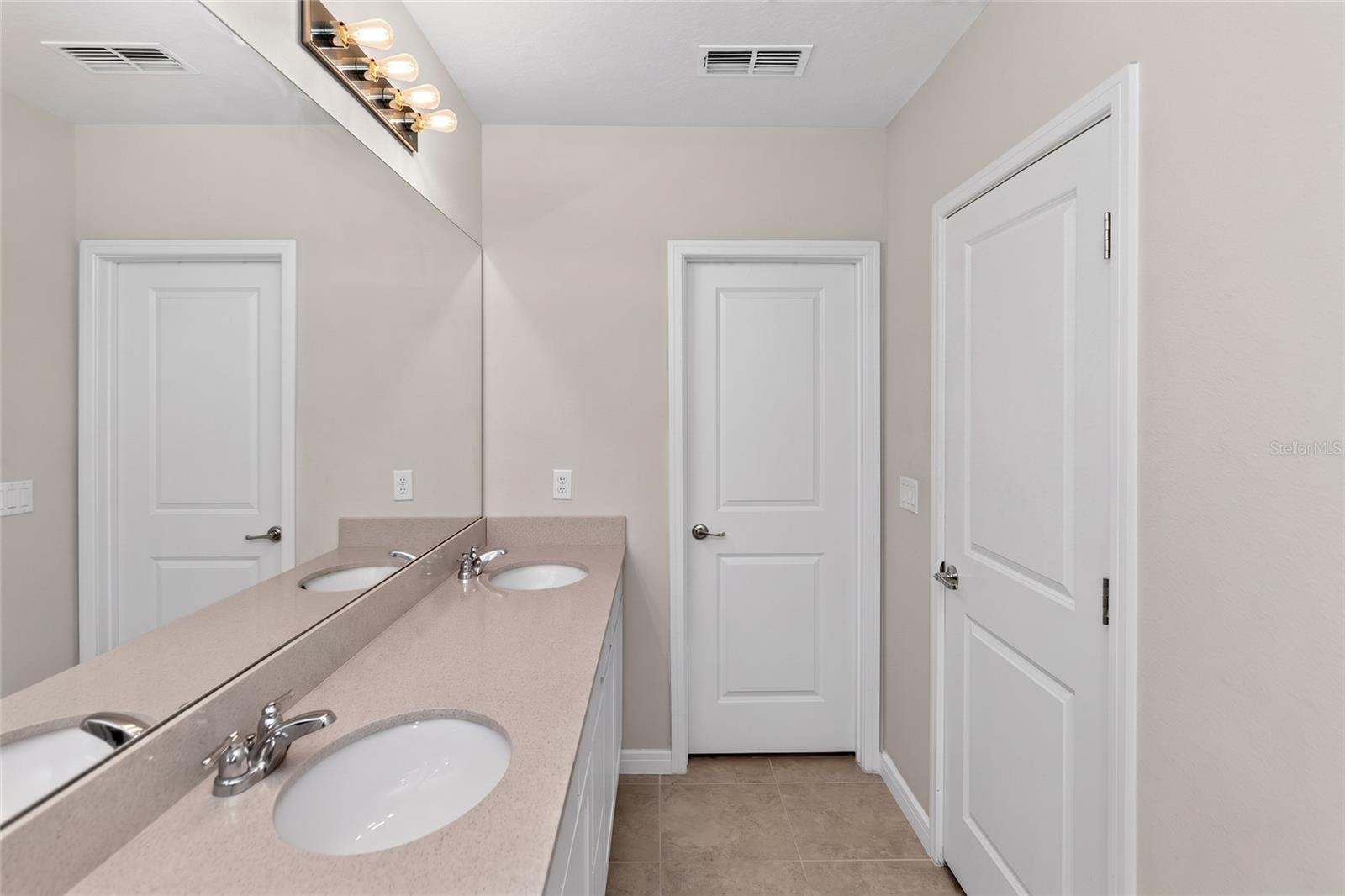3082 Green Park Dr Property Photo 14