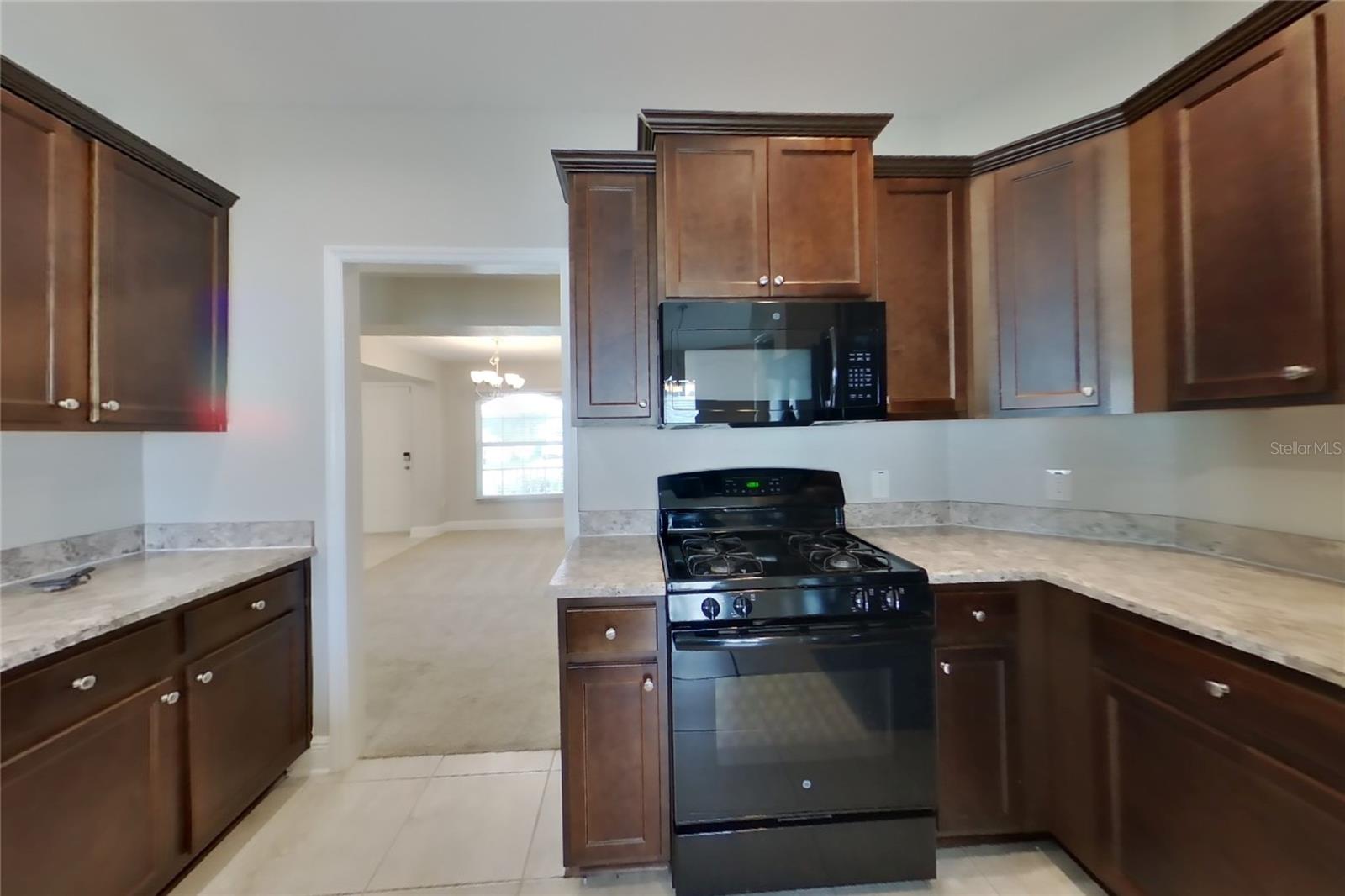 O6432446 Property Photo 5