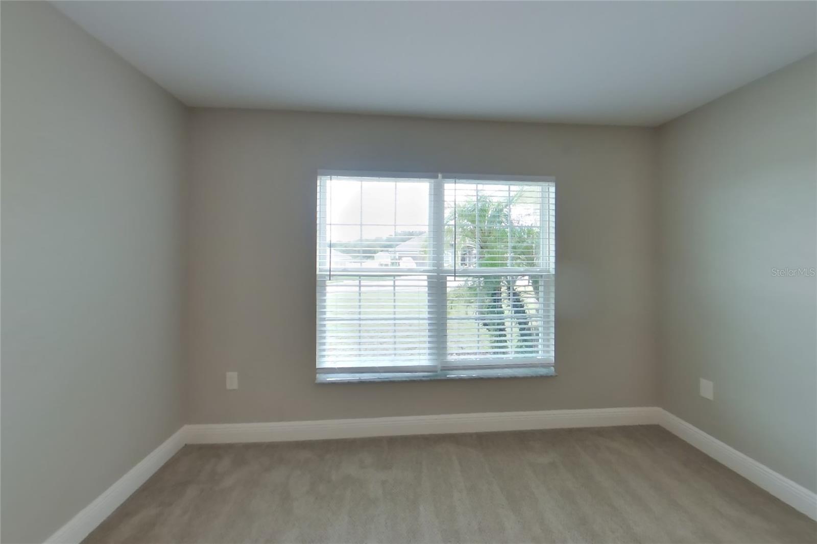 O6432446 Property Photo 8