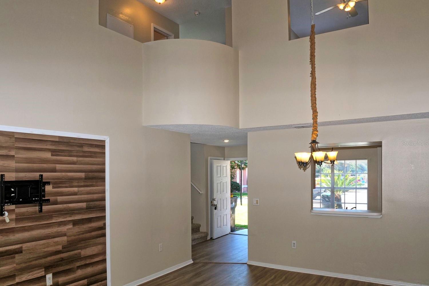 860 Monopoly Ct Property Photo 3