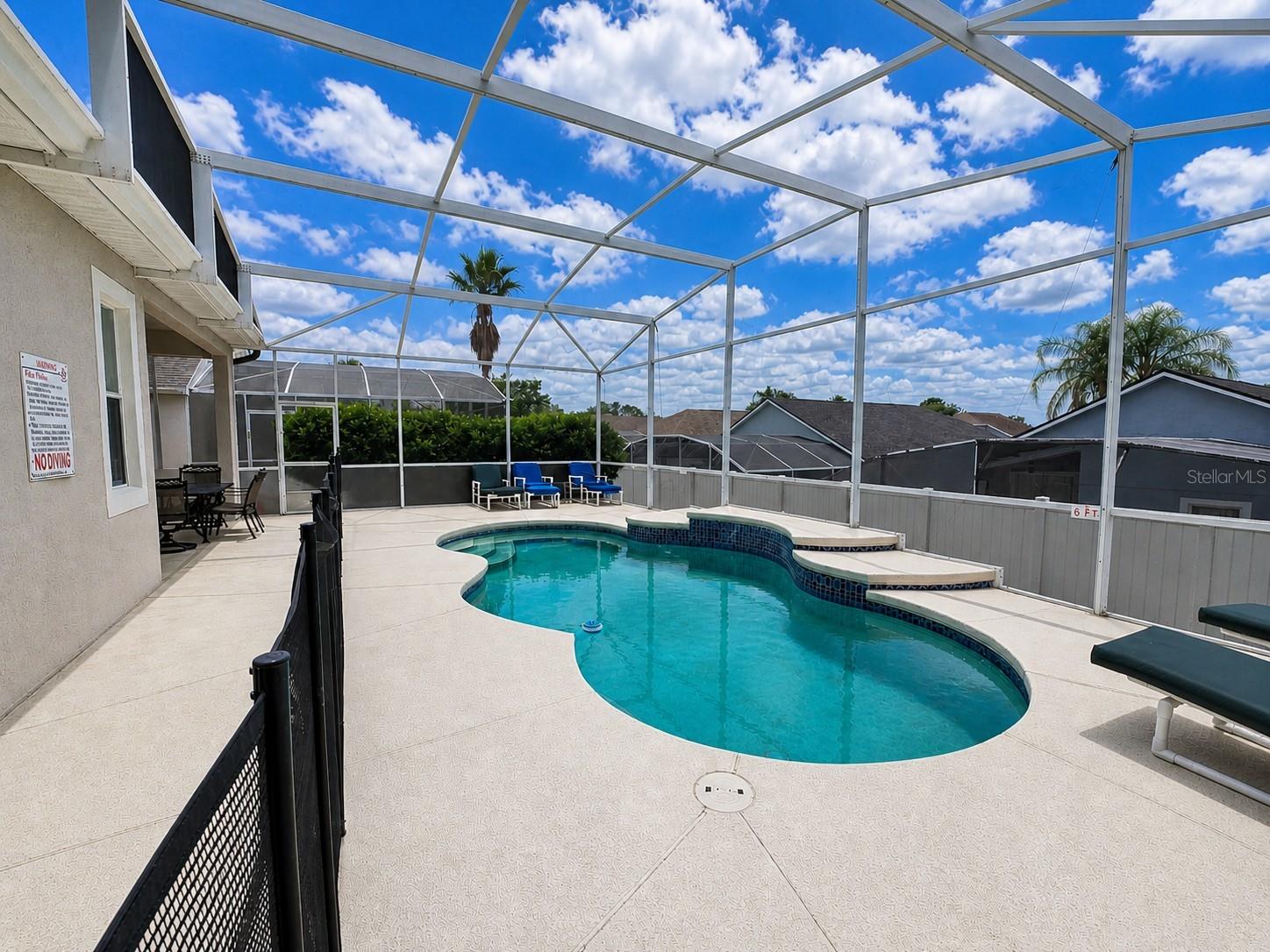 205 Gleneagles Dr Property Photo 2