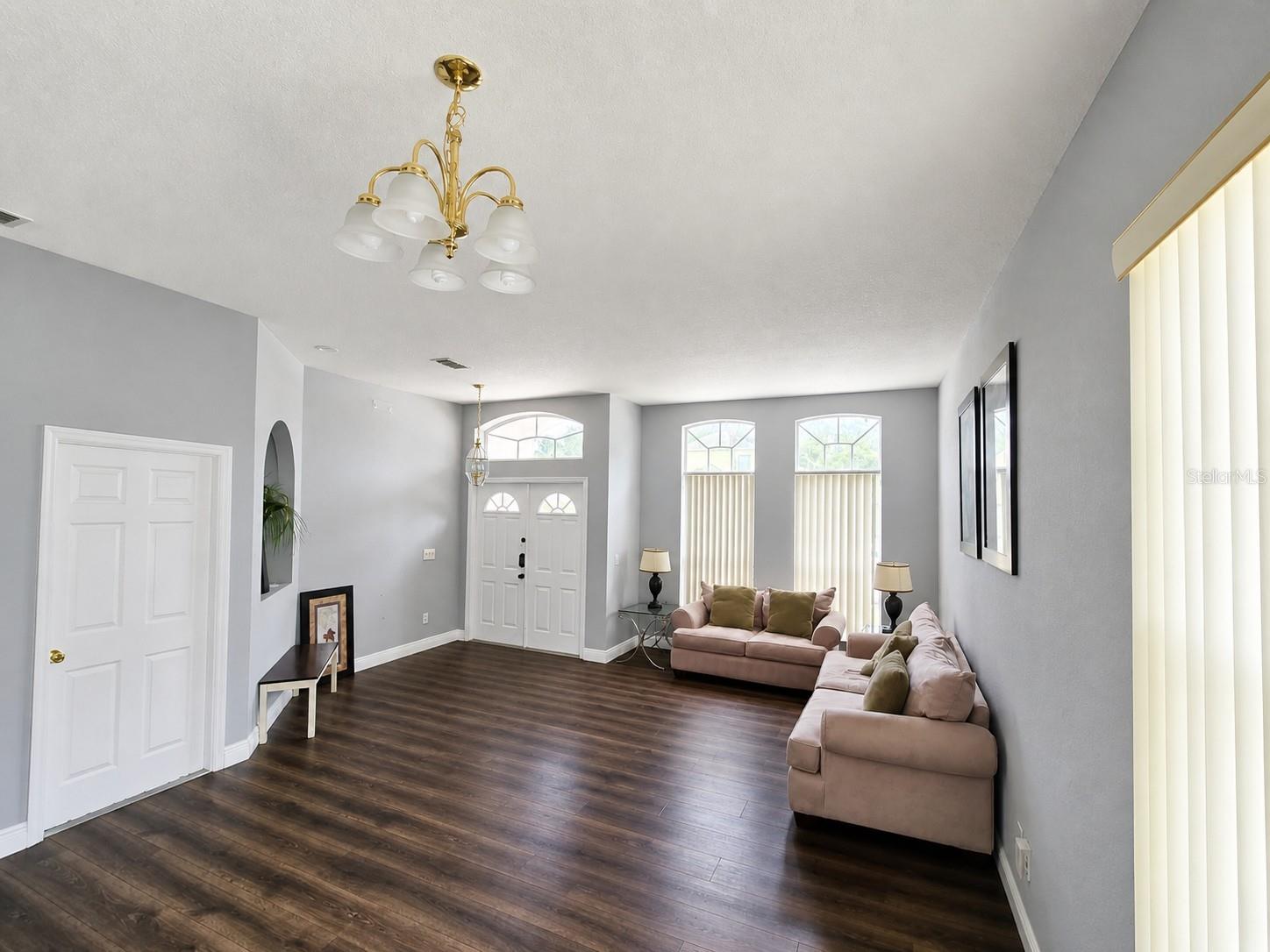 205 Gleneagles Dr Property Photo 7