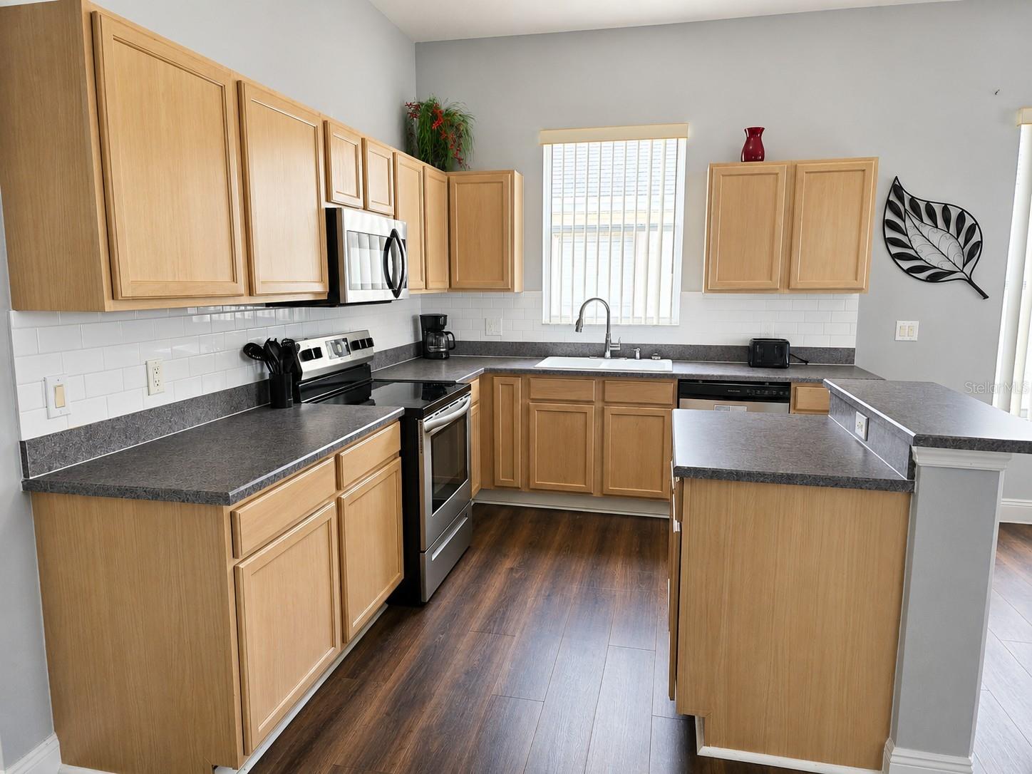 205 Gleneagles Dr Property Photo 8