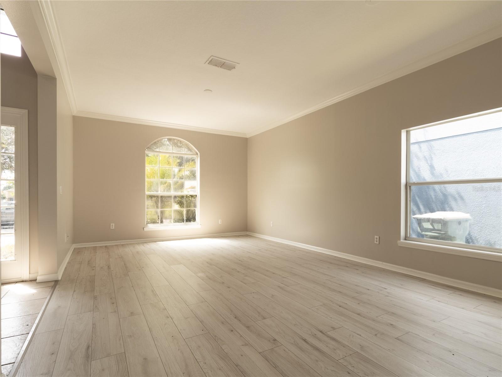 2121 Continental St Property Photo 6