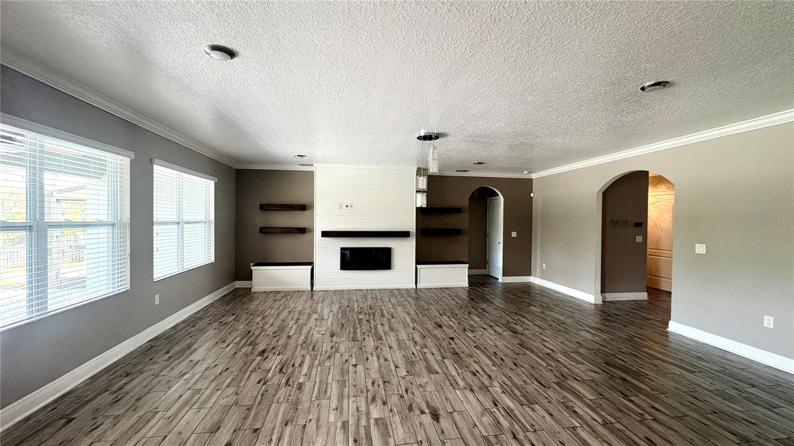 5787 Marsh Landing Dr Property Photo 5