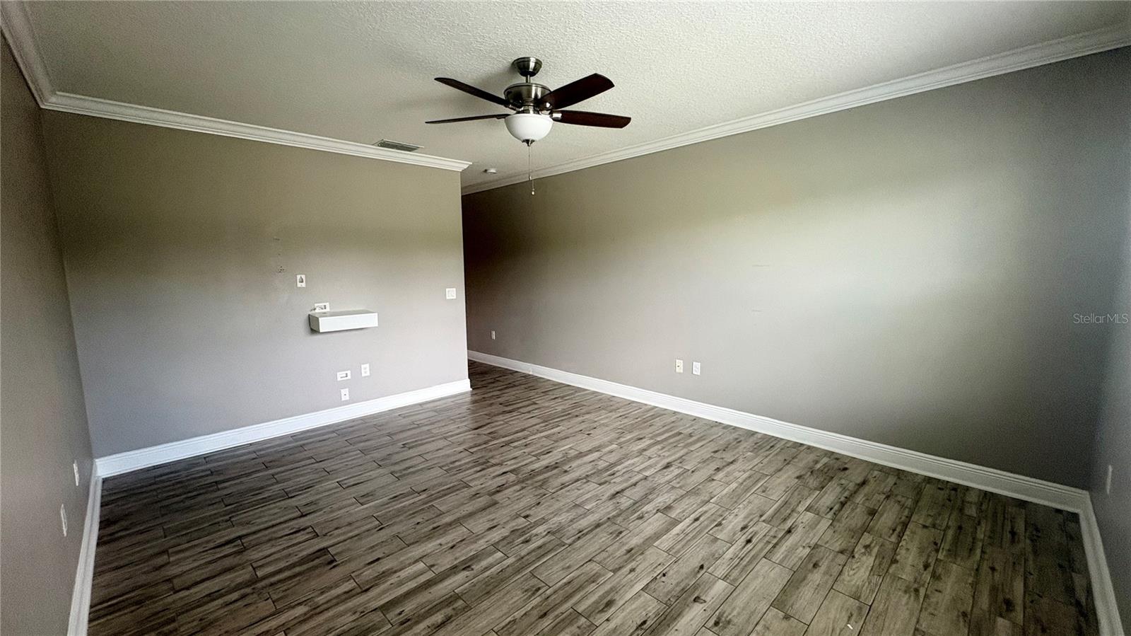 5787 Marsh Landing Dr Property Photo 10