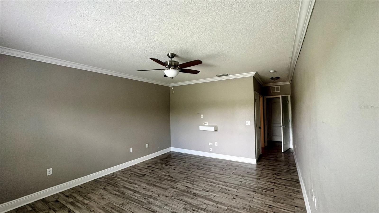 5787 Marsh Landing Dr Property Photo 11