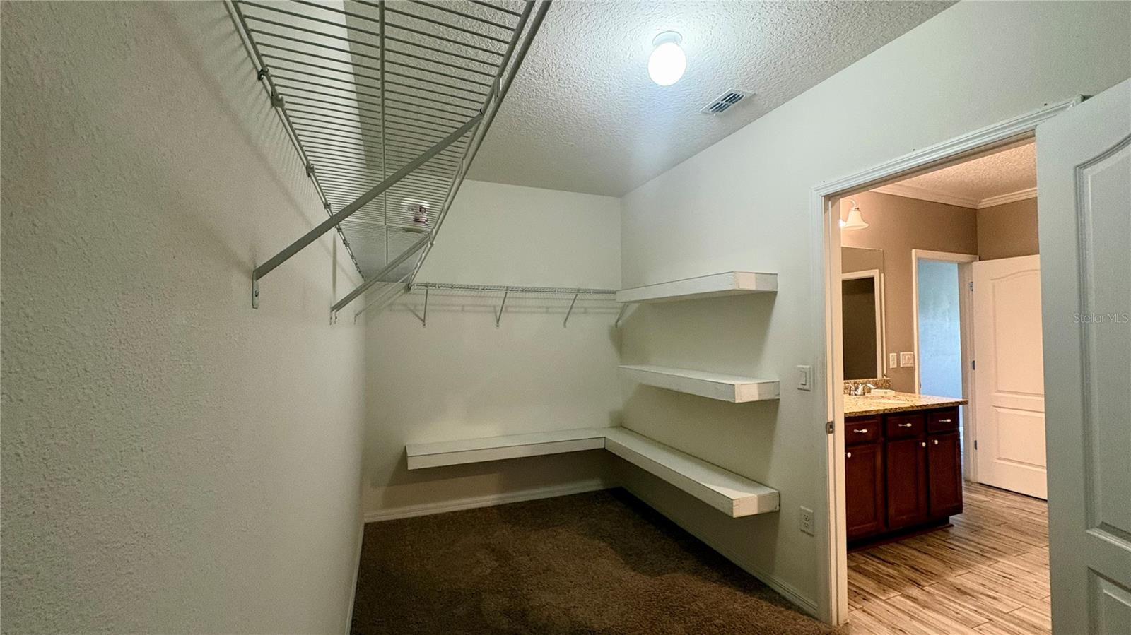 5787 Marsh Landing Dr Property Photo 12