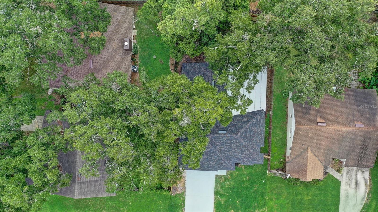 7711 Lakeside Woods Dr Property Photo 4