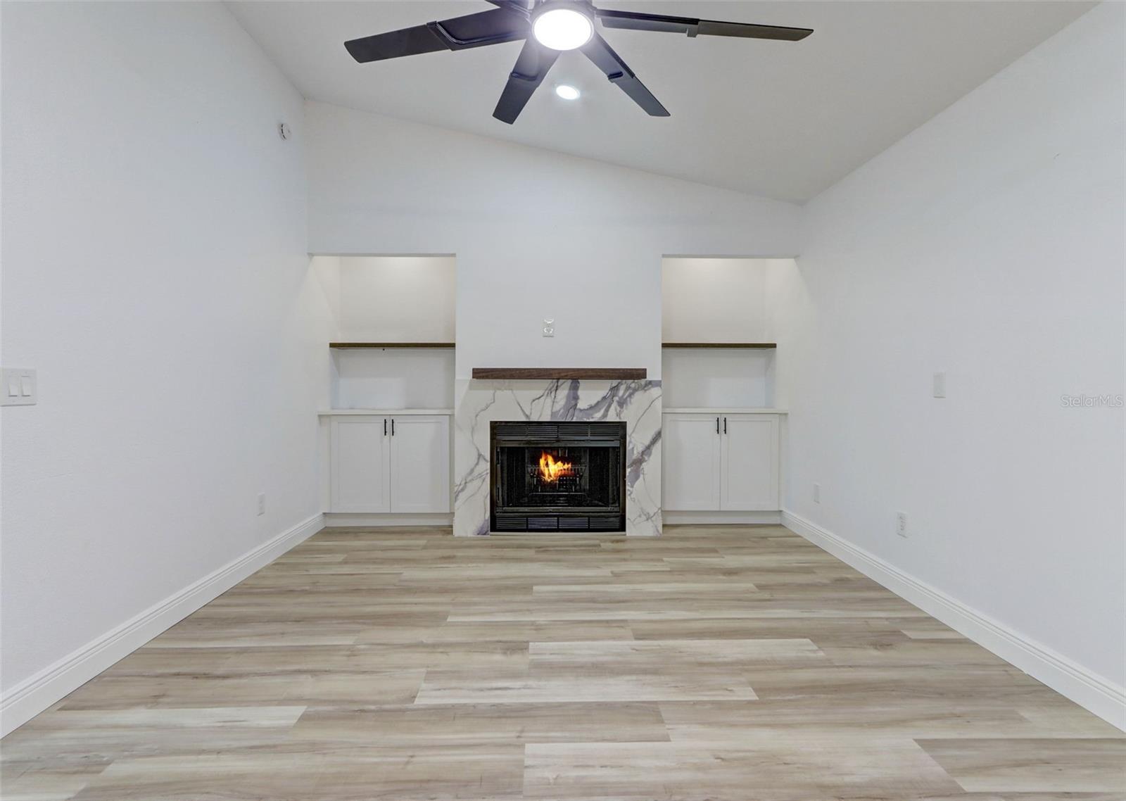 7711 Lakeside Woods Dr Property Photo 9