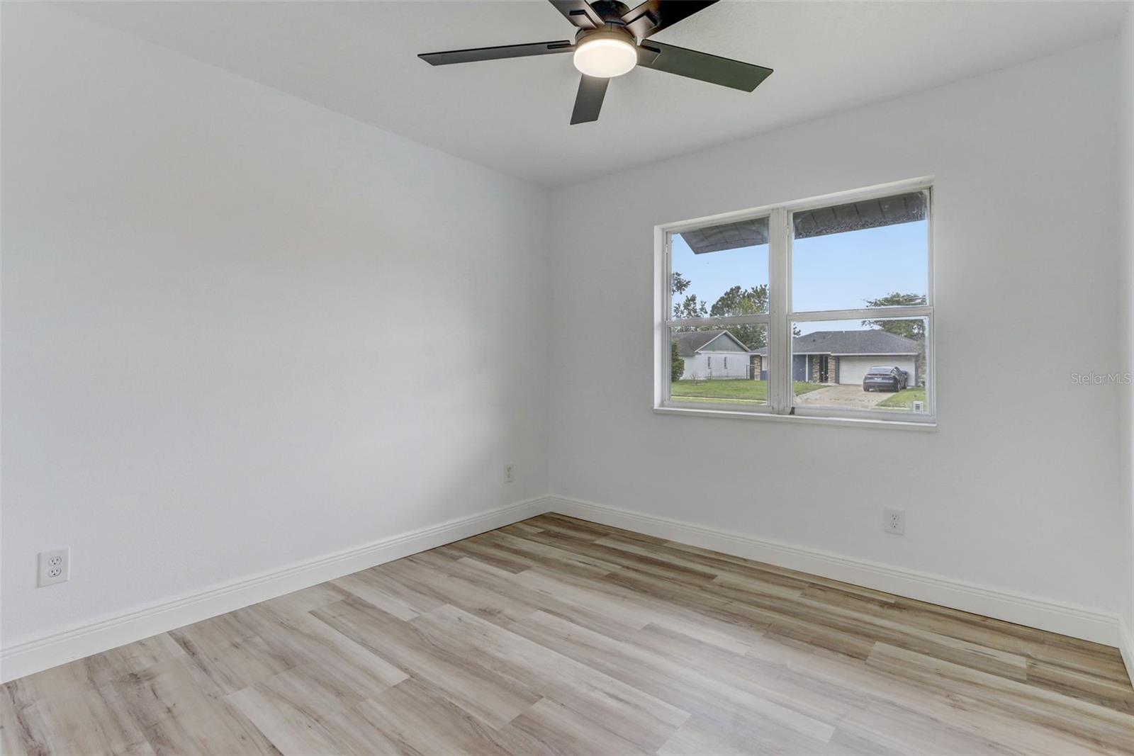 7711 Lakeside Woods Dr Property Photo 27