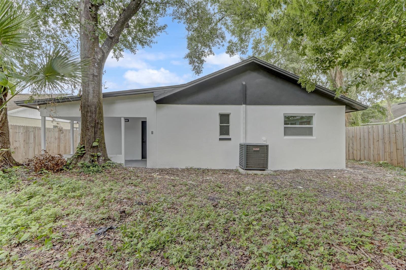 7711 Lakeside Woods Dr Property Photo 42