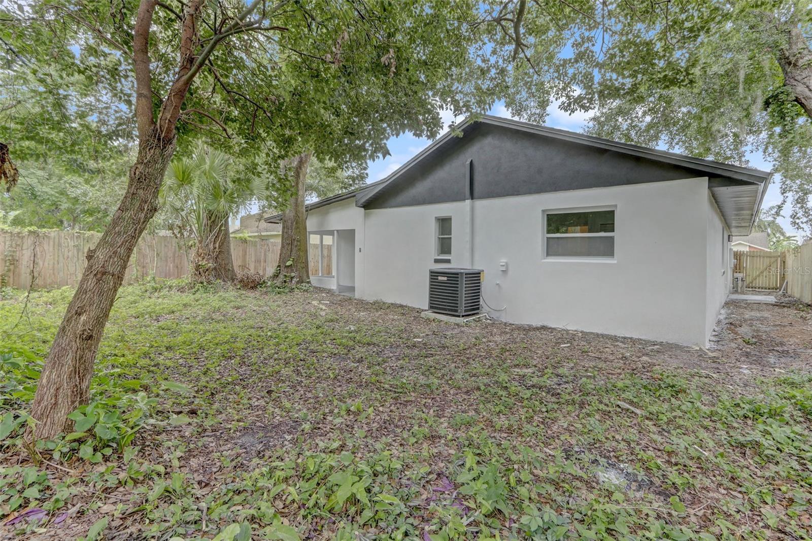 7711 Lakeside Woods Dr Property Photo 44