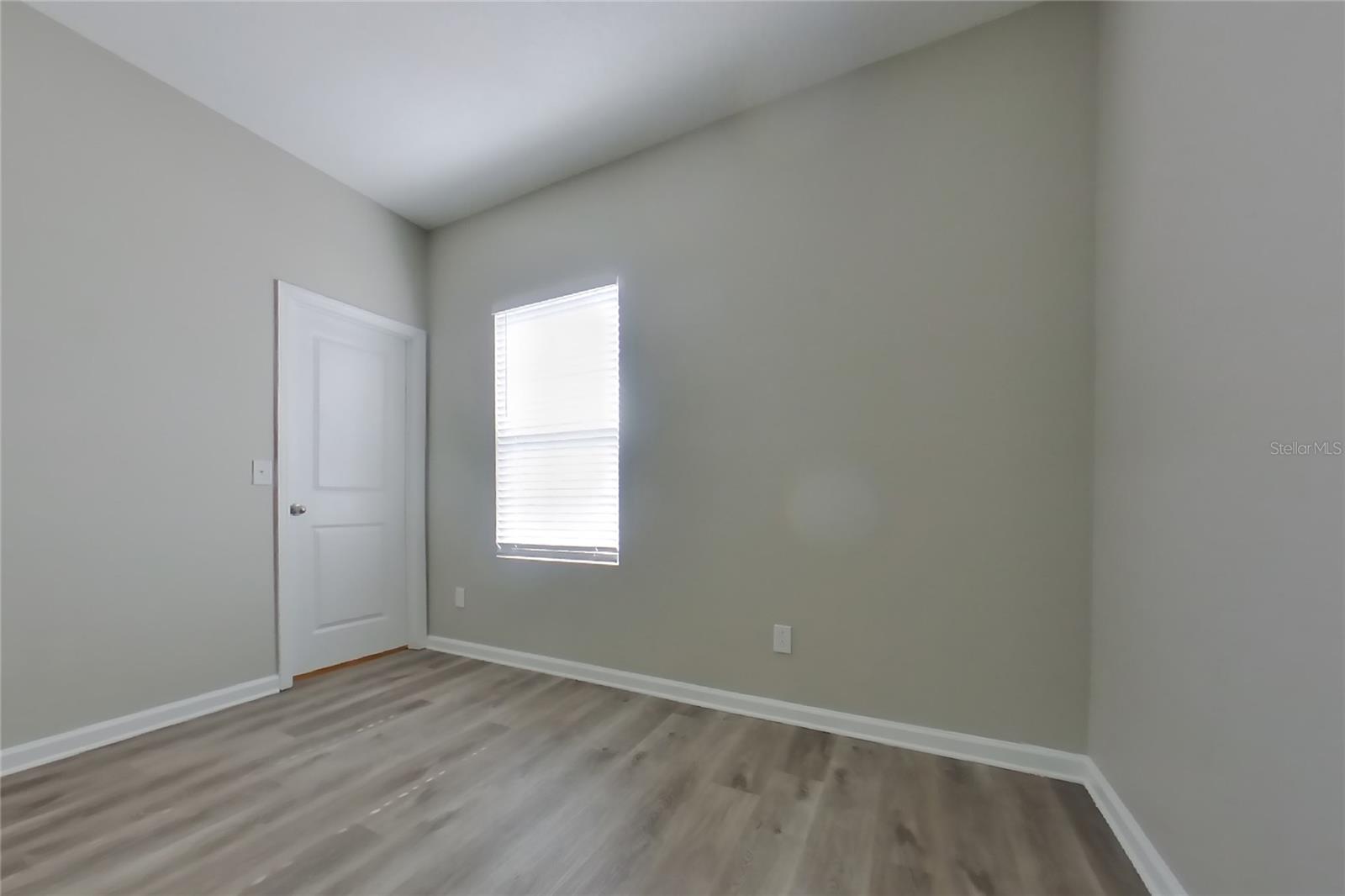 O6432482 Property Photo 13