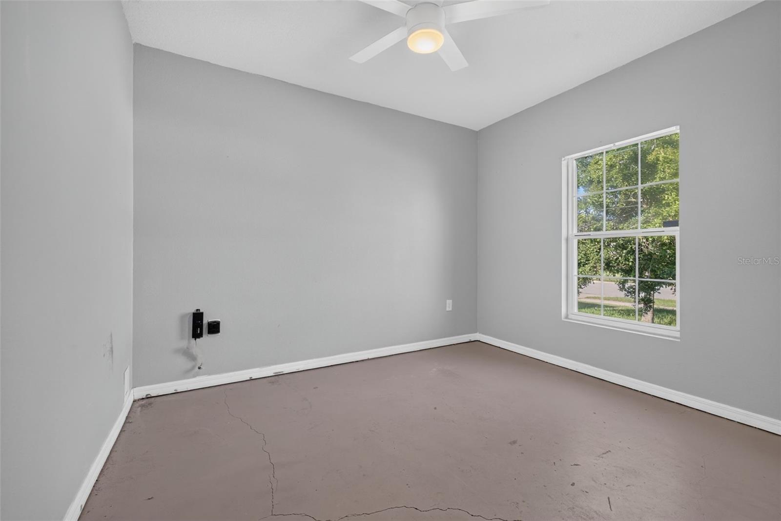 573 Lucerne Blvd Property Photo 12