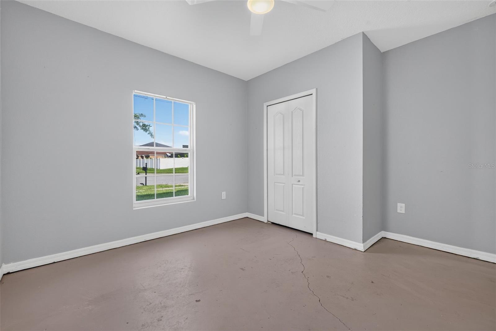 573 Lucerne Blvd Property Photo 13