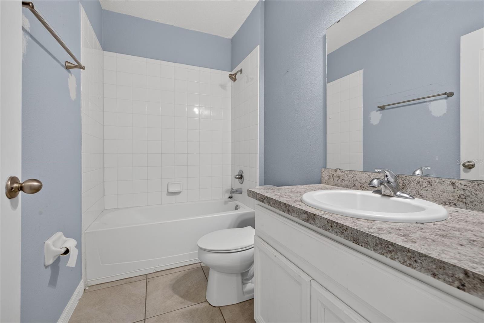573 Lucerne Blvd Property Photo 14