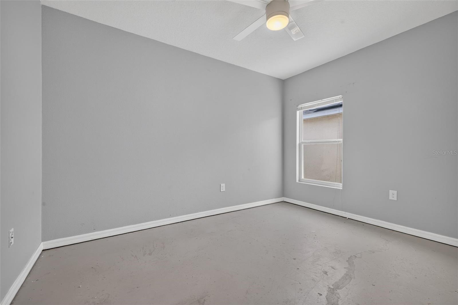 573 Lucerne Blvd Property Photo 15