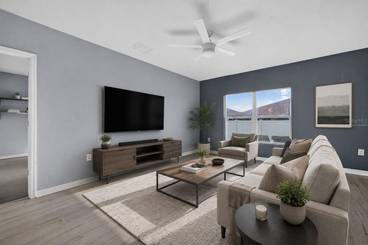 573 Lucerne Blvd Property Photo 16
