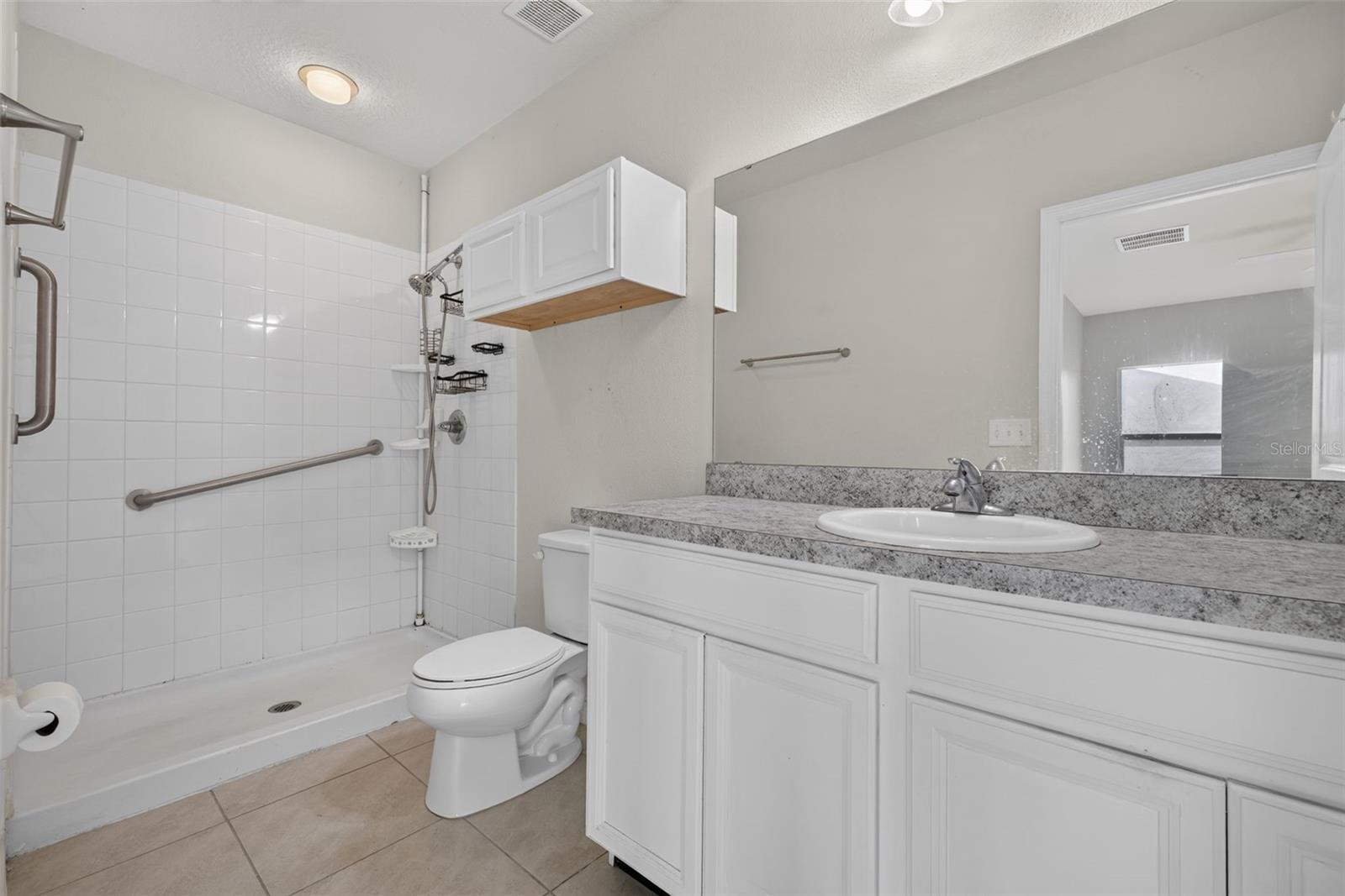 573 Lucerne Blvd Property Photo 20