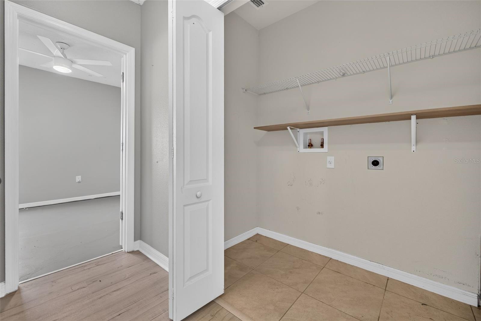 573 Lucerne Blvd Property Photo 22