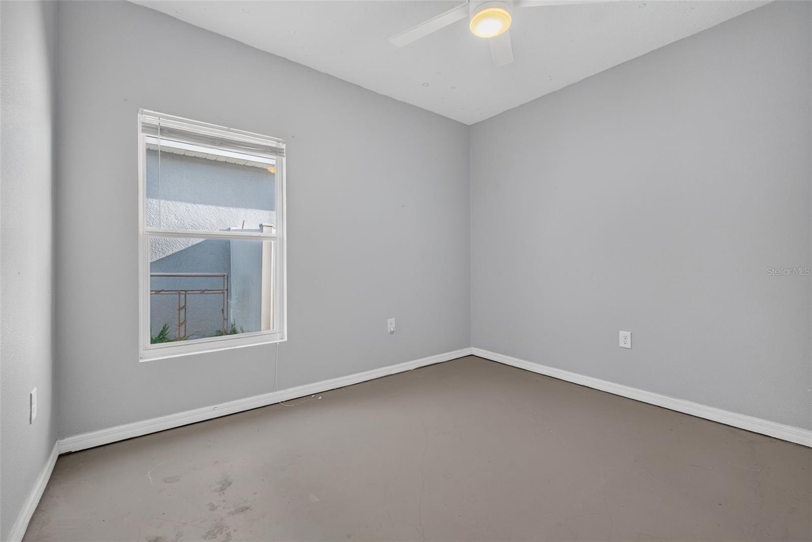 573 Lucerne Blvd Property Photo 24