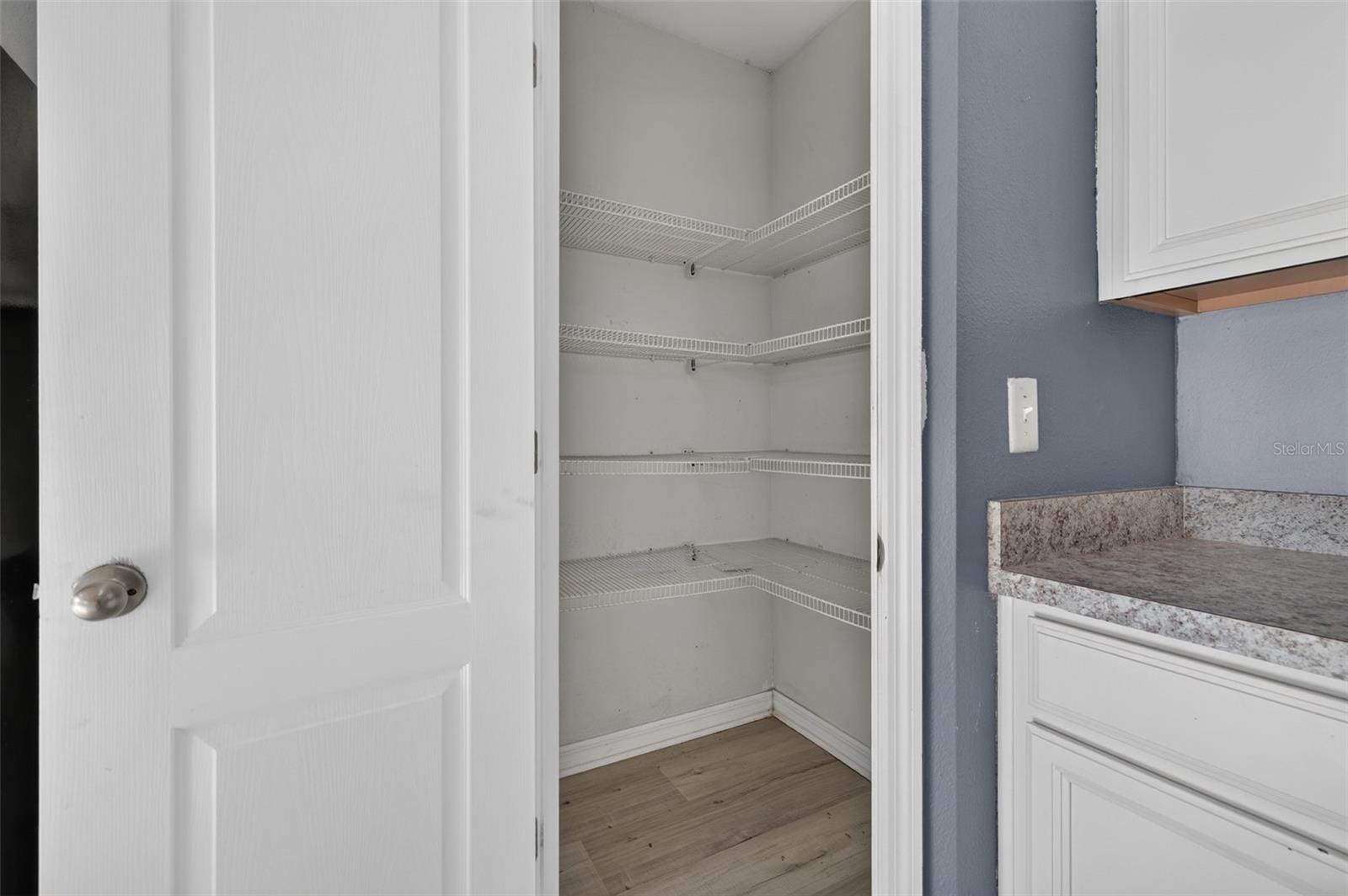 573 Lucerne Blvd Property Photo 26