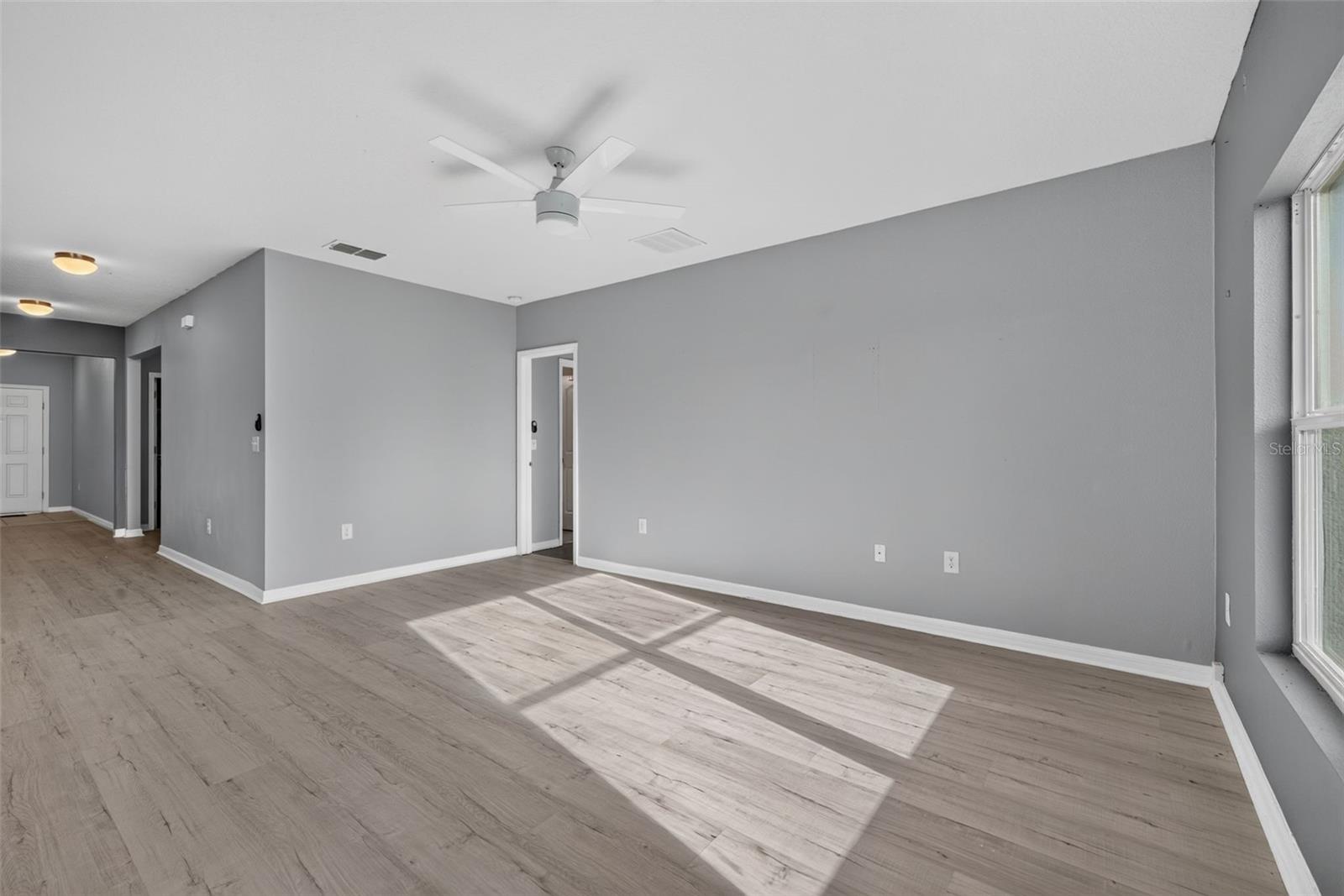 573 Lucerne Blvd Property Photo 29