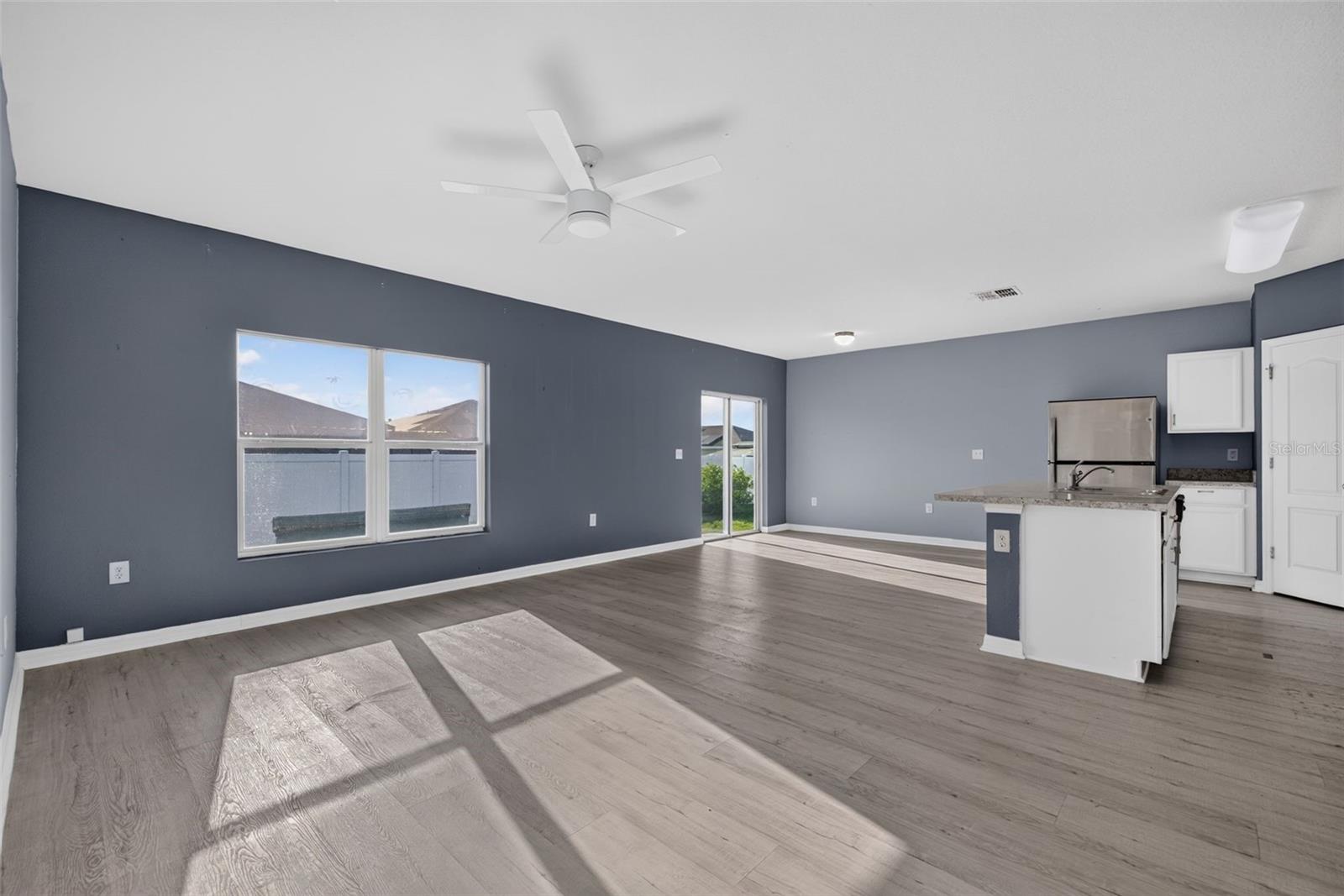 573 Lucerne Blvd Property Photo 31