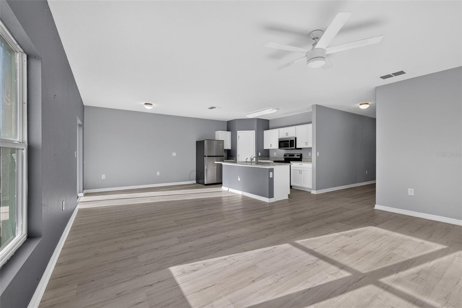 573 Lucerne Blvd Property Photo 32