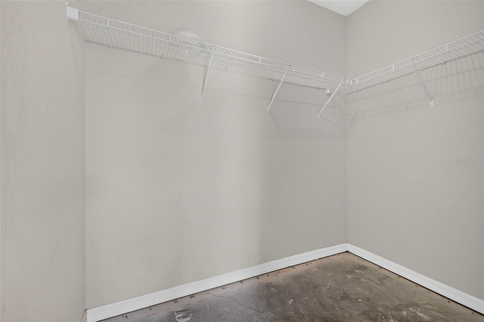 573 Lucerne Blvd Property Photo 35