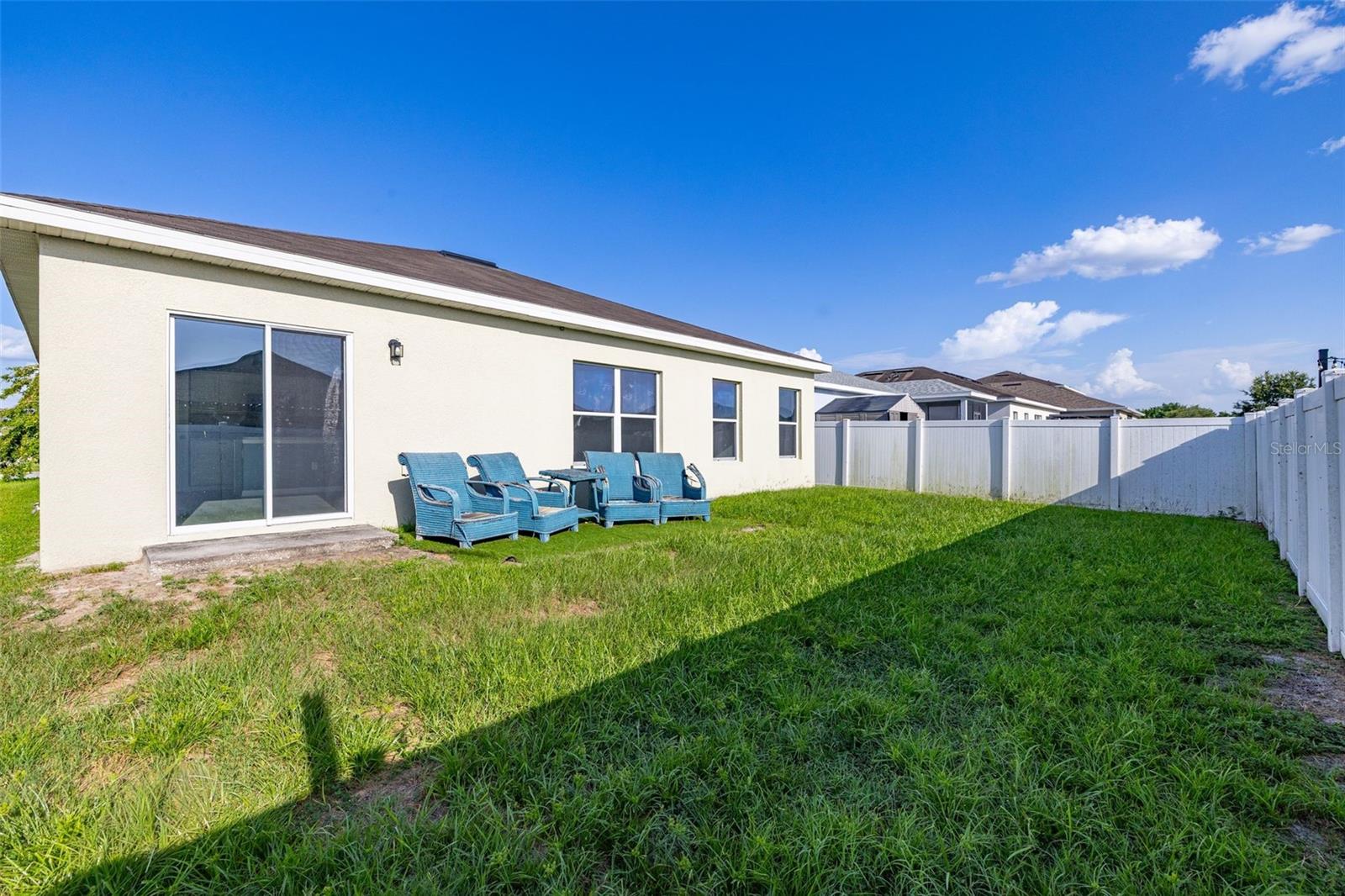 573 Lucerne Blvd Property Photo 37