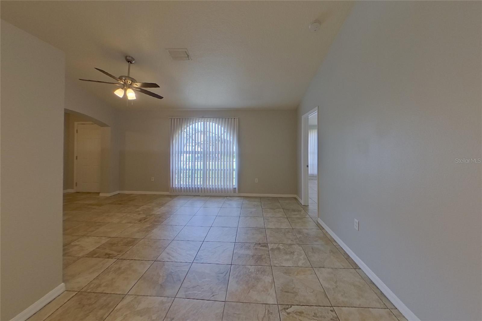 O6432485 Property Photo 6