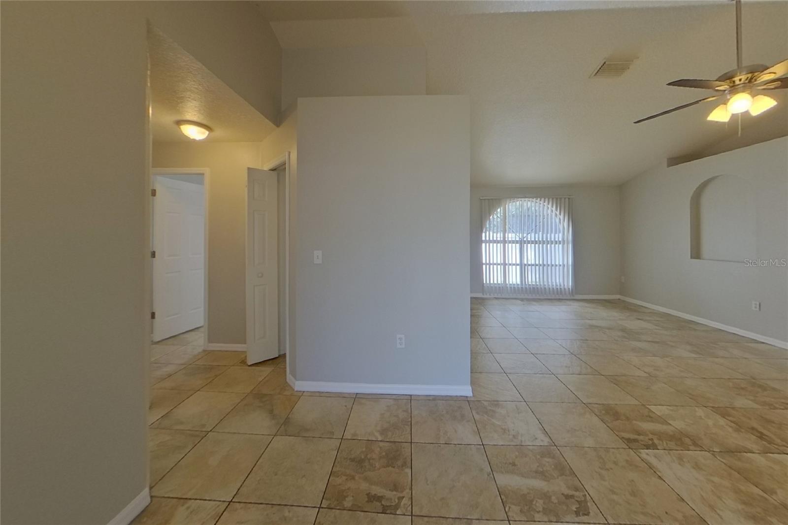 O6432485 Property Photo 7