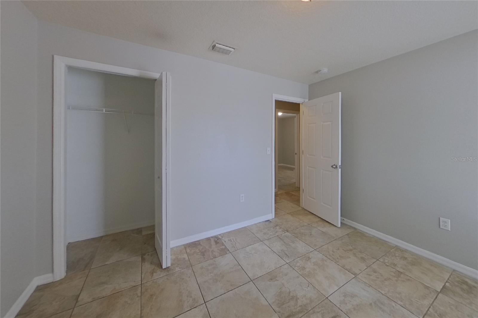 O6432485 Property Photo 15