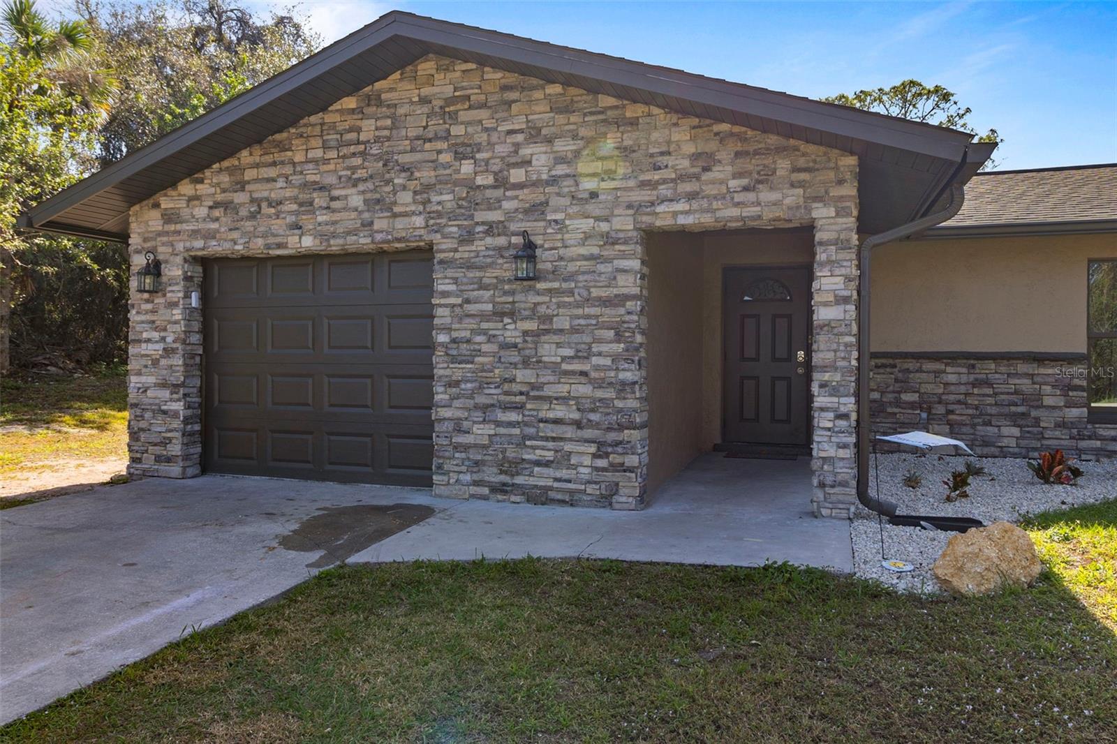 20495 Albury Dr Property Photo 5