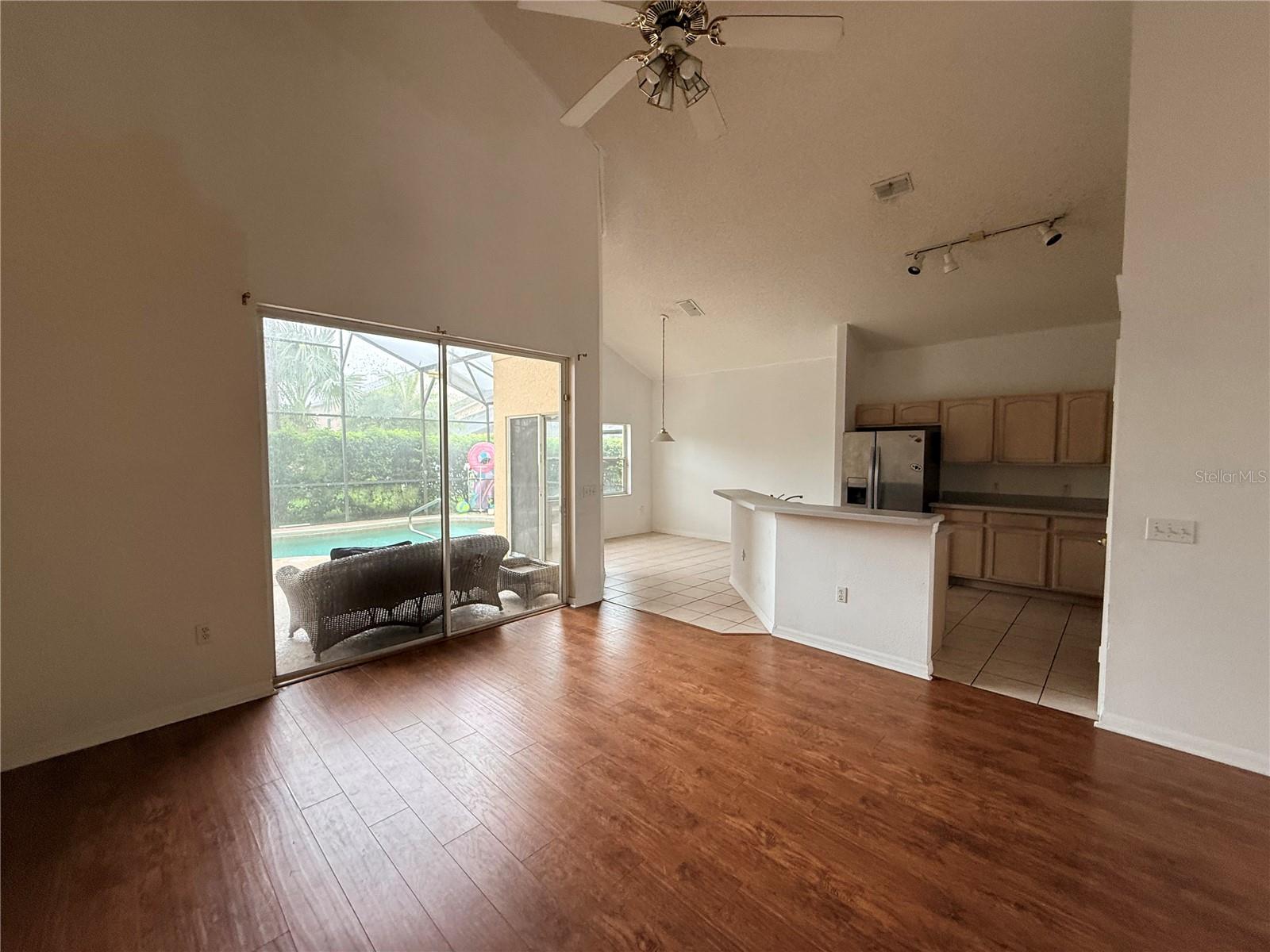 2918 Blooming Alamanda Loop Property Photo 7