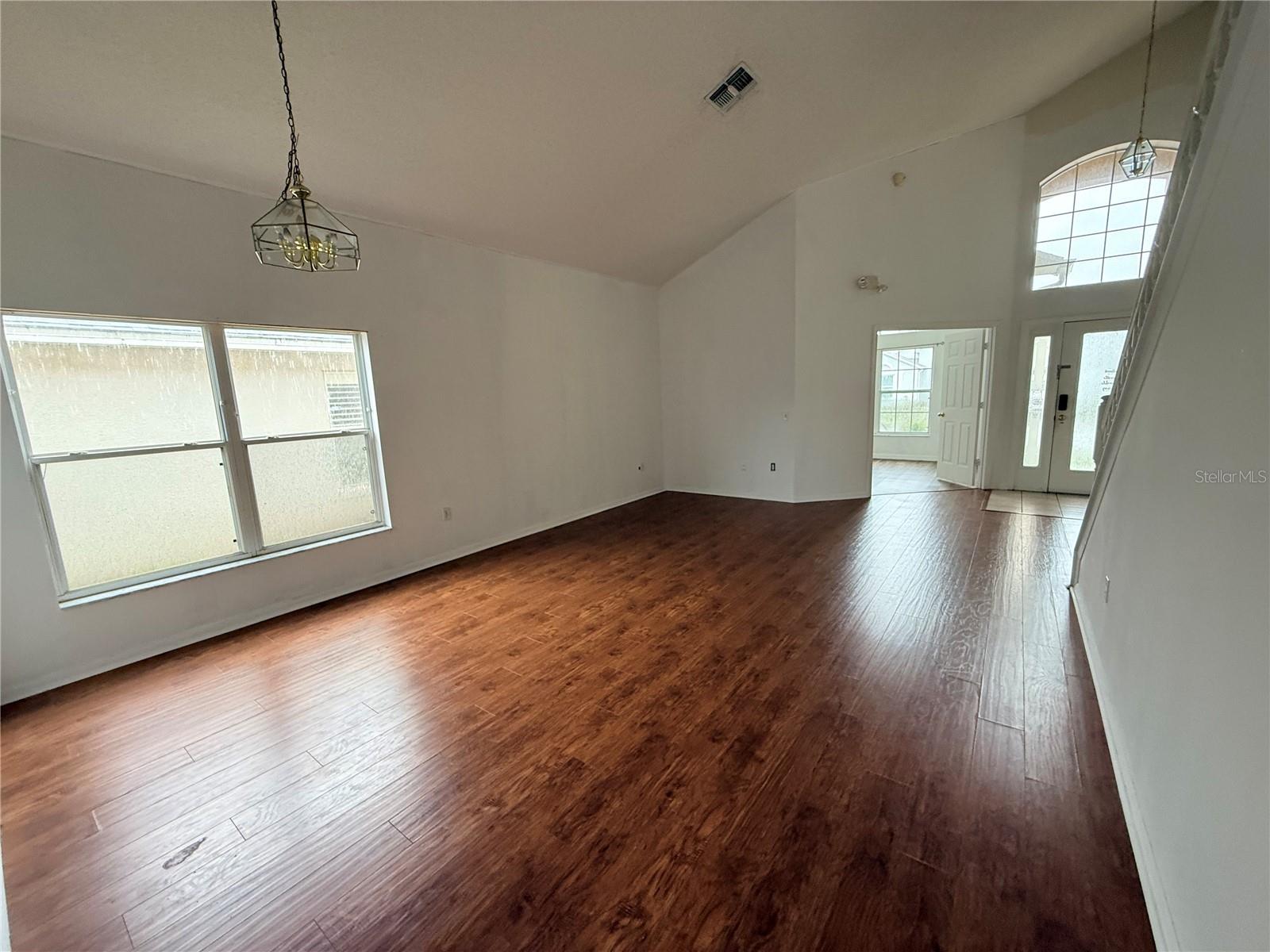 2918 Blooming Alamanda Loop Property Photo 8
