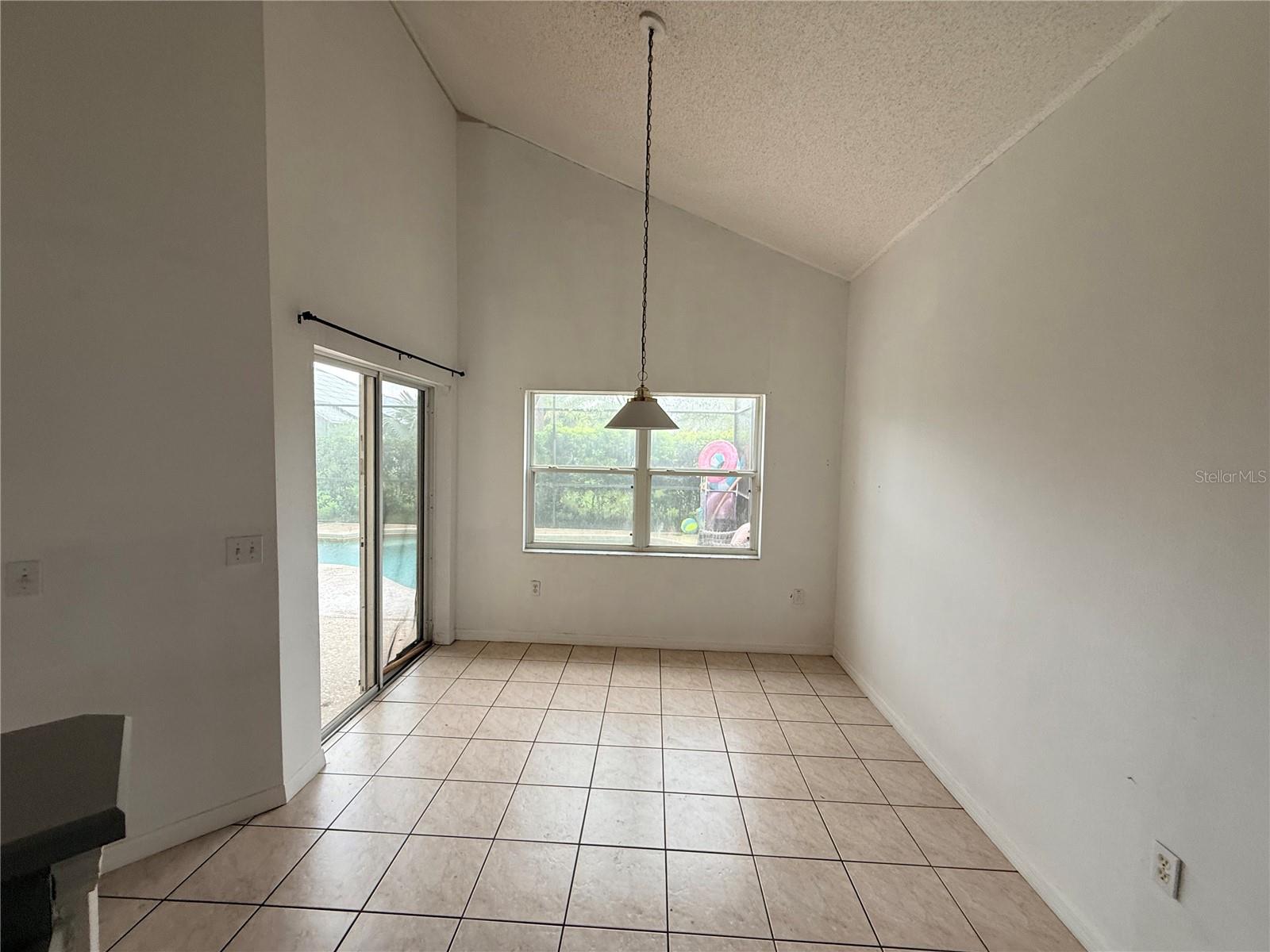 2918 Blooming Alamanda Loop Property Photo 13