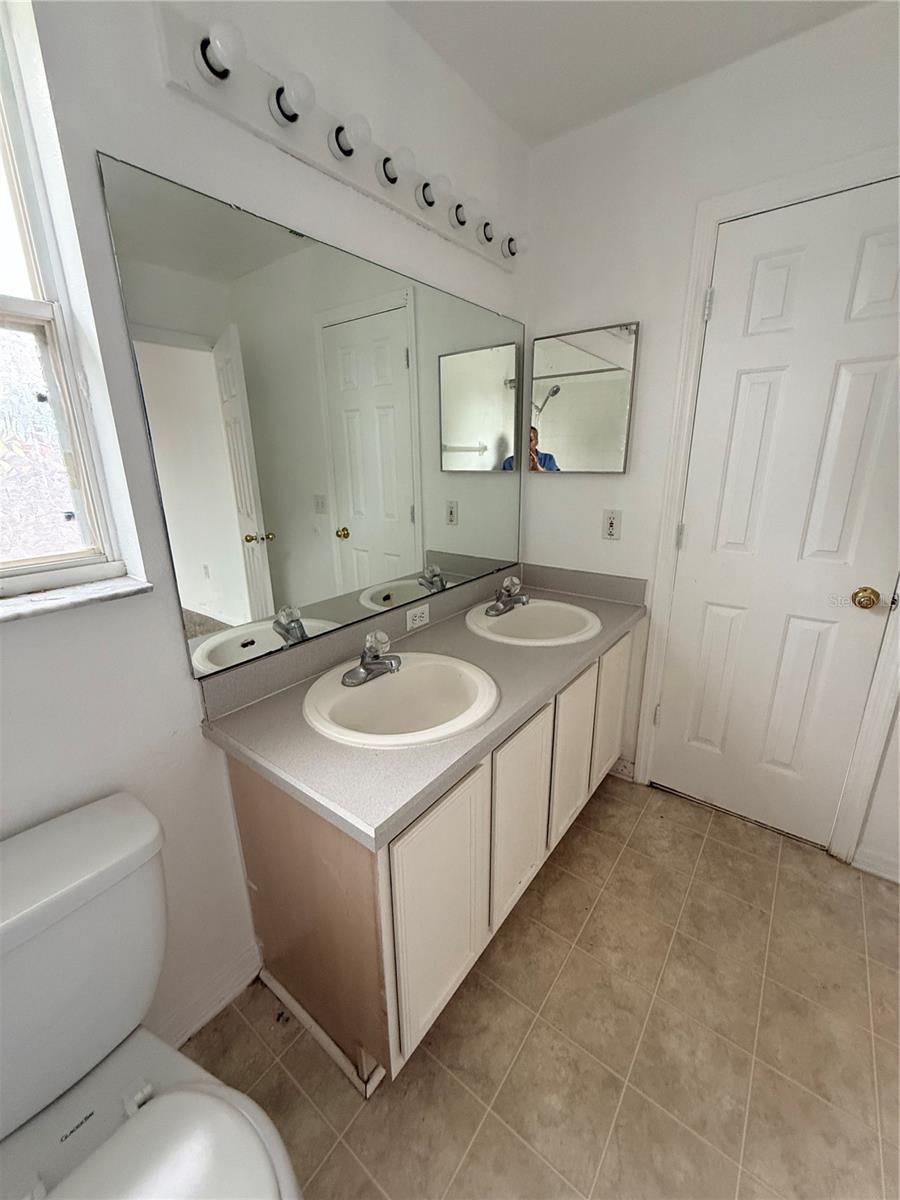 2918 Blooming Alamanda Loop Property Photo 21