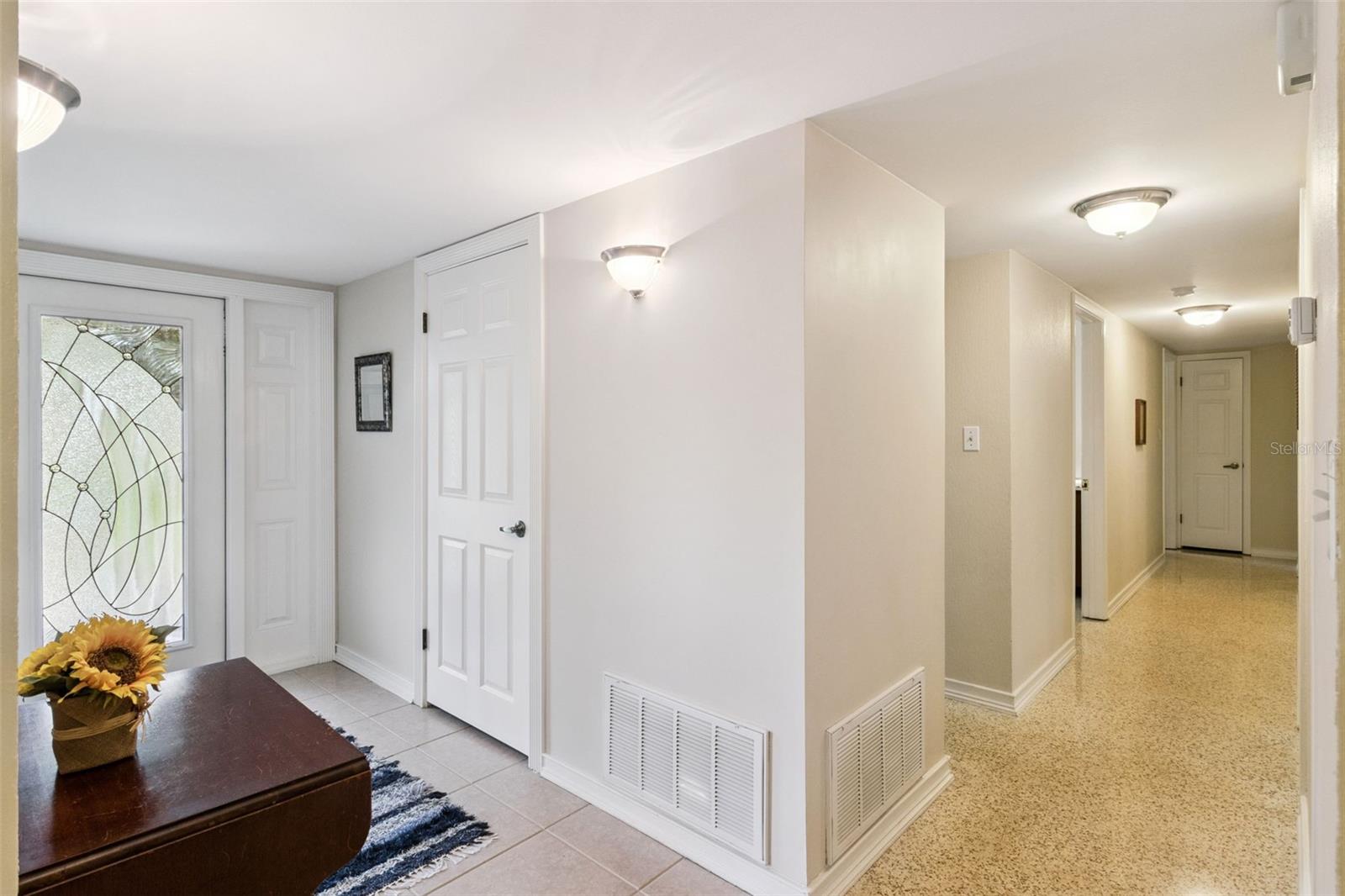 101 Ronele Dr Property Photo 3