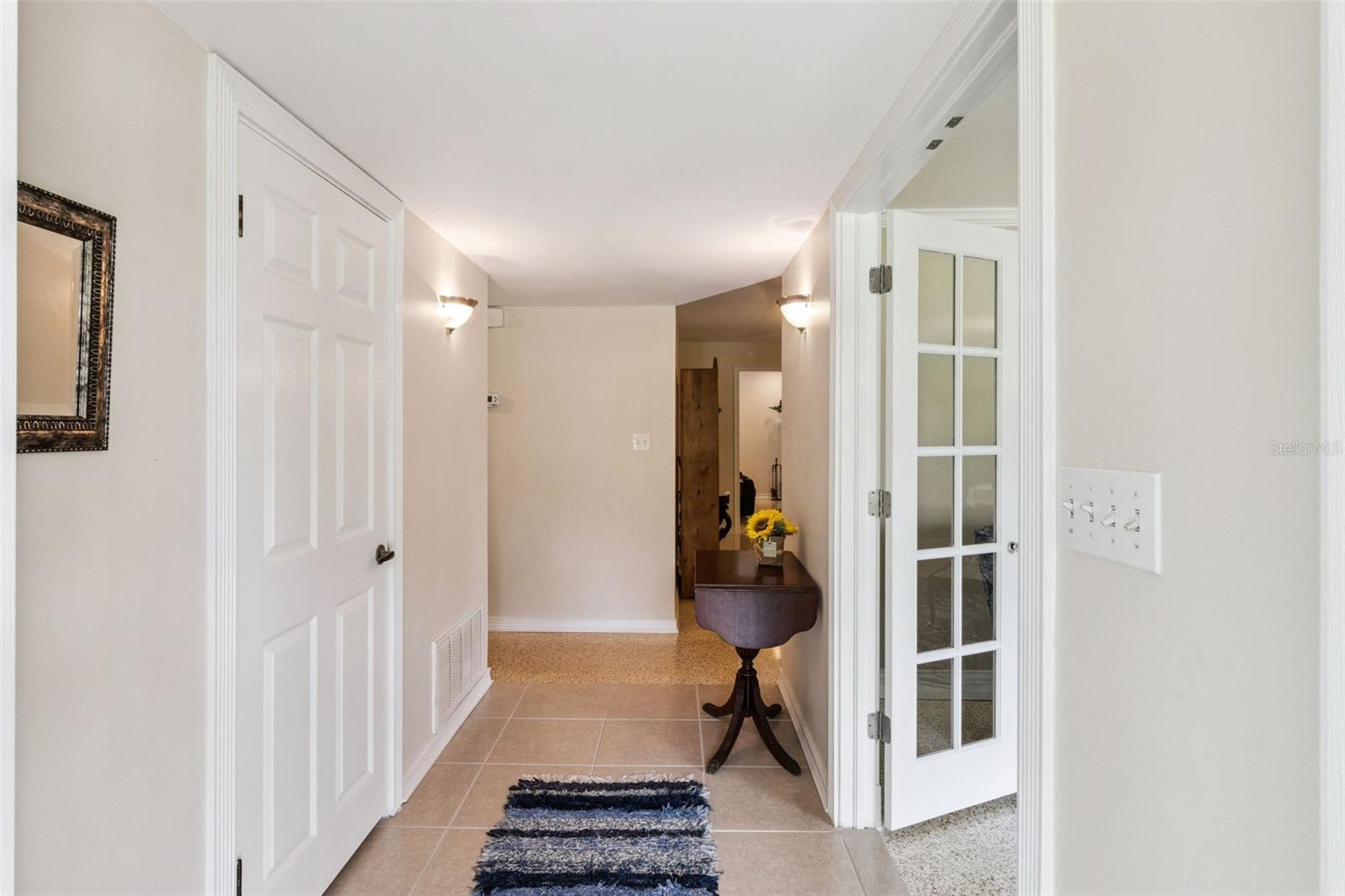 101 Ronele Dr Property Photo 4