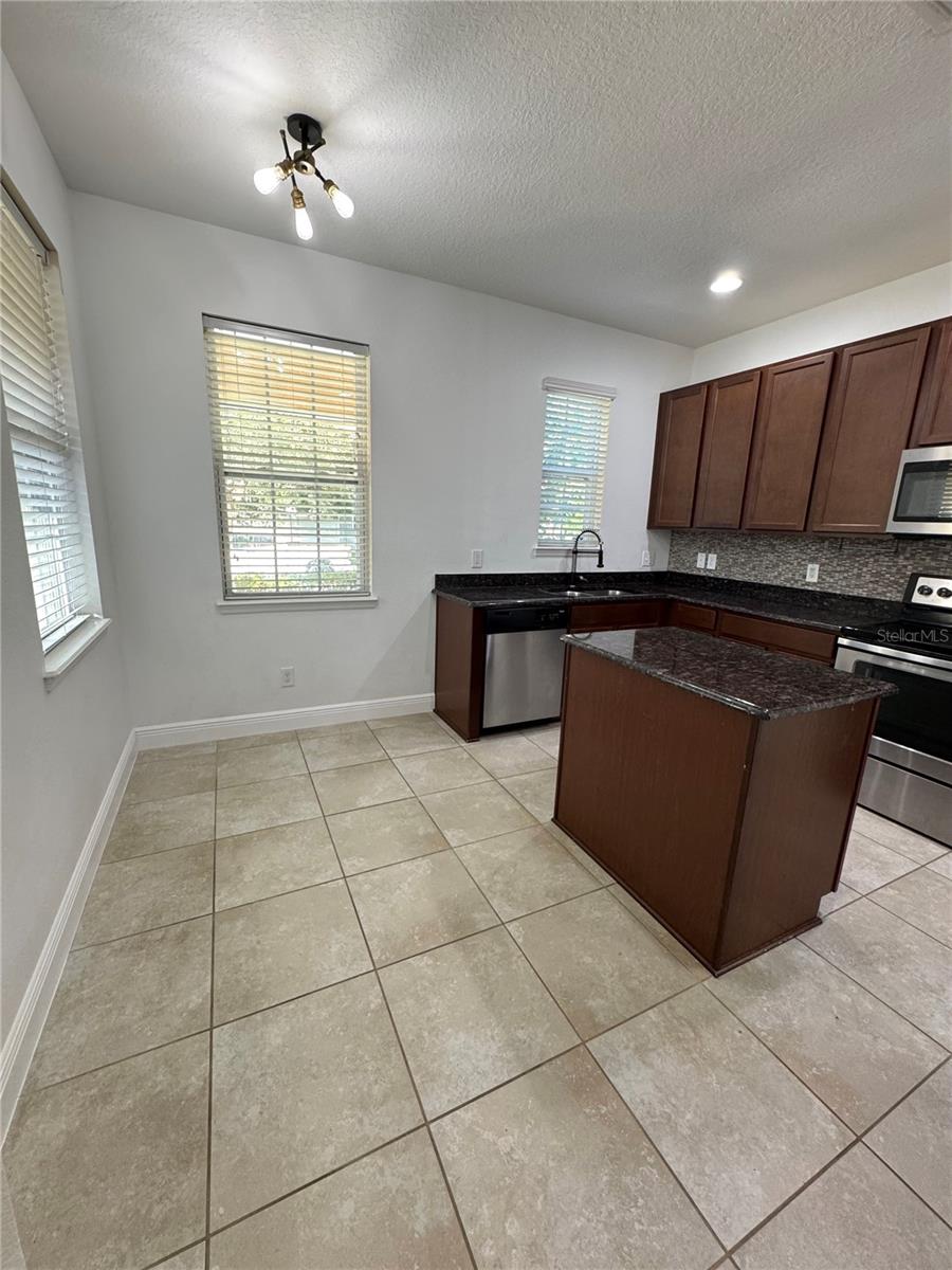 12784 Garridan Ave Property Photo 6