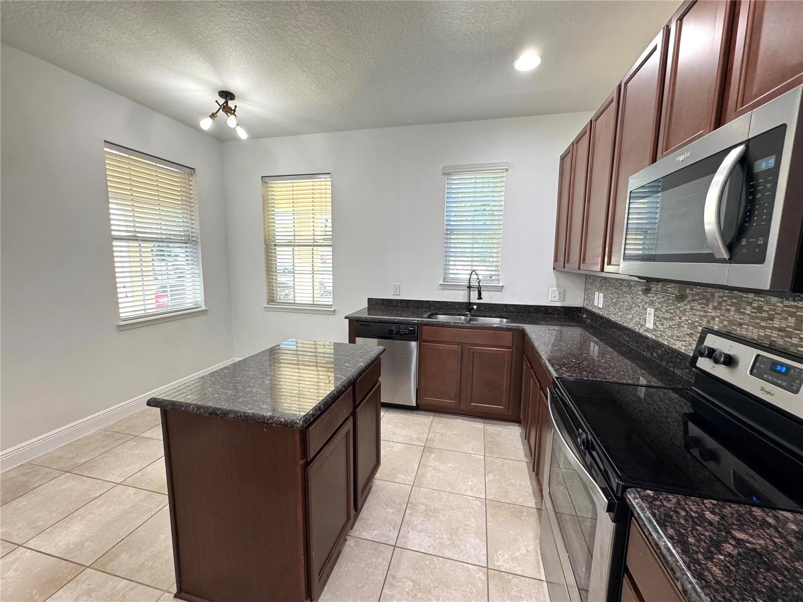 12784 Garridan Ave Property Photo 7