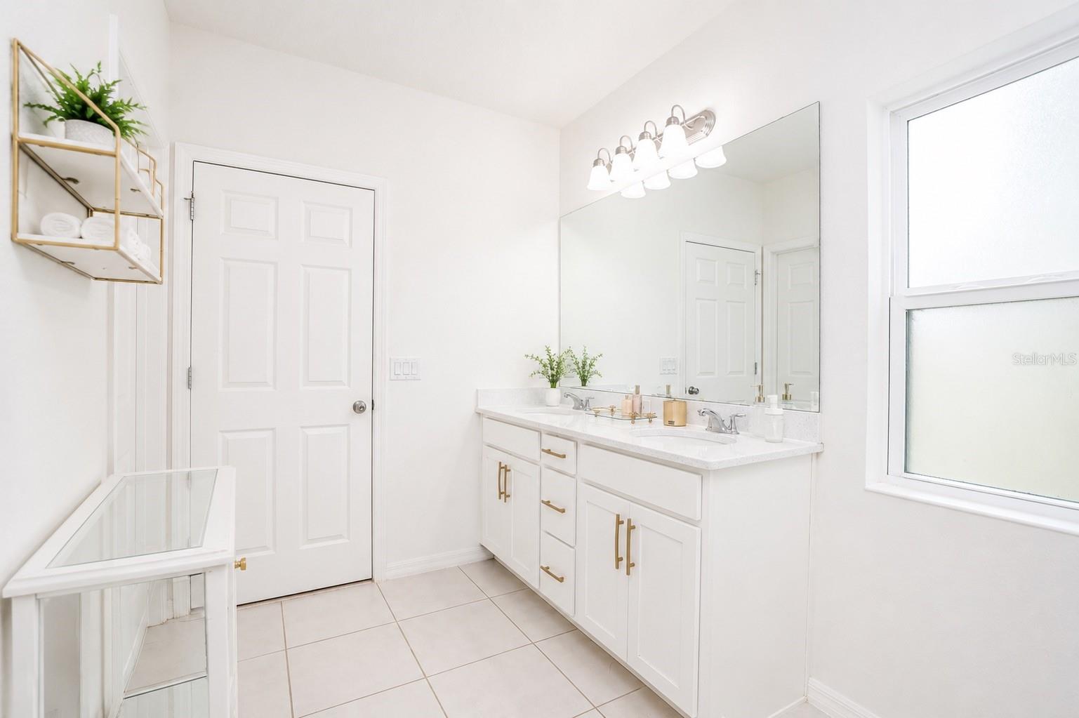 9385 La Salle St Property Photo 18