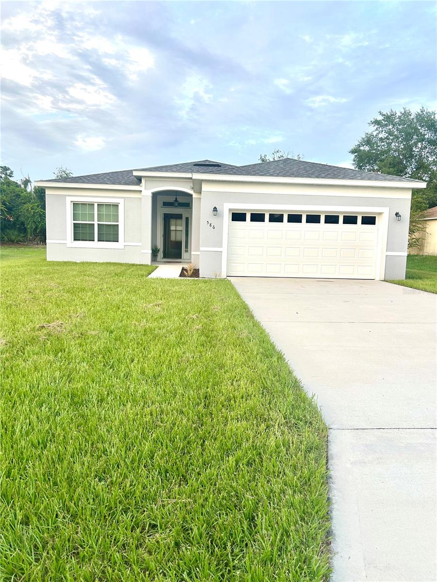 586 Geraldine Dr Property Photo 2