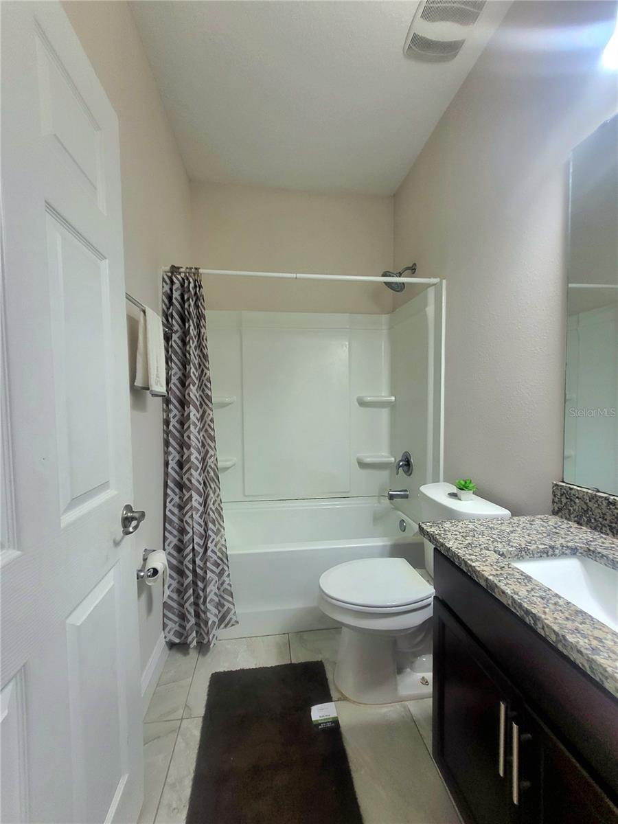 586 Geraldine Dr Property Photo 10