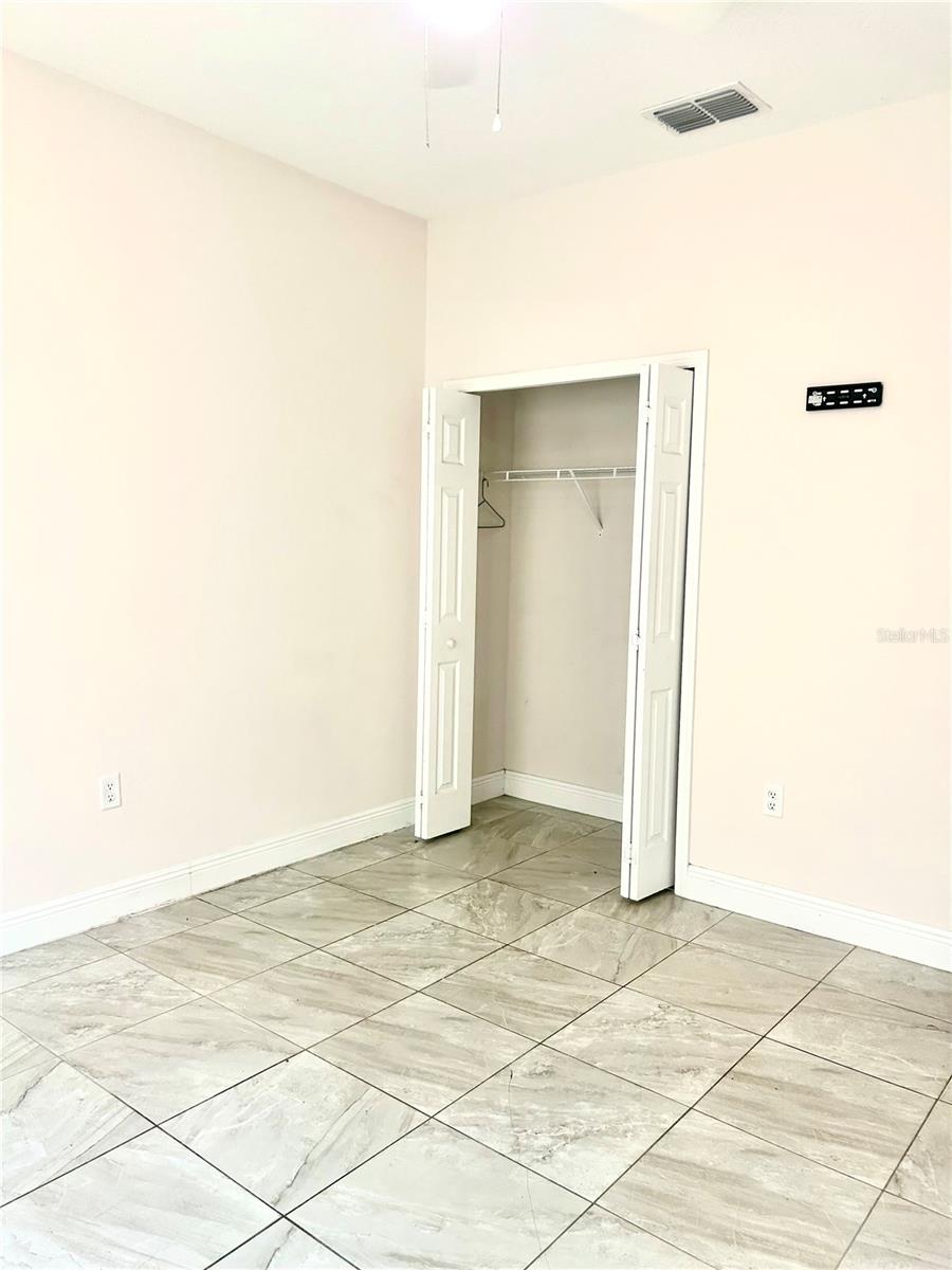 586 Geraldine Dr Property Photo 11