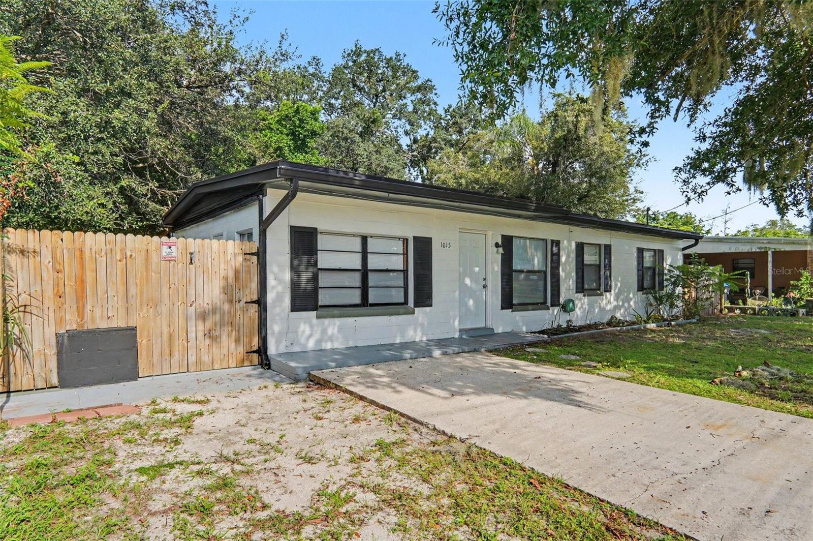 1015 Emeralda Rd Property Photo 1